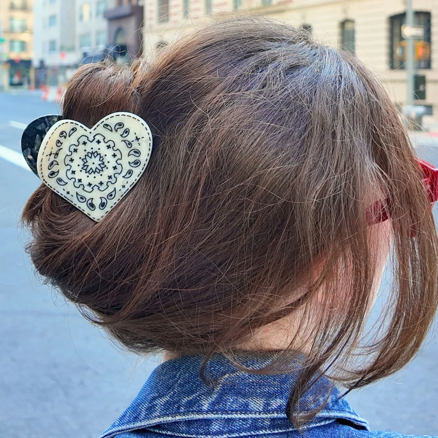 Women's Hand-Painted Paisley Heart Claw Hair Clip - Image 3
