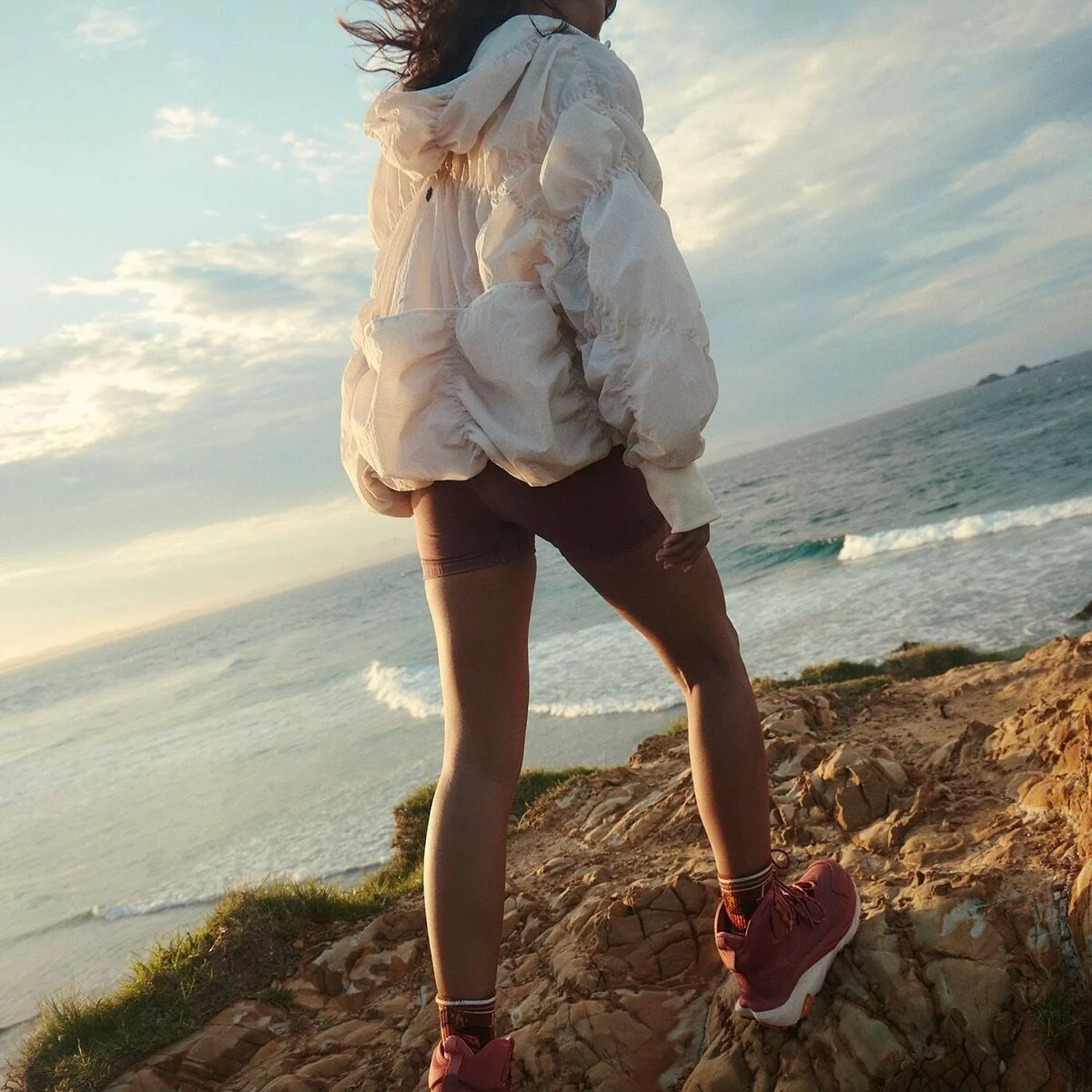 Women's Light Packer Hike Pull Over - Image 4