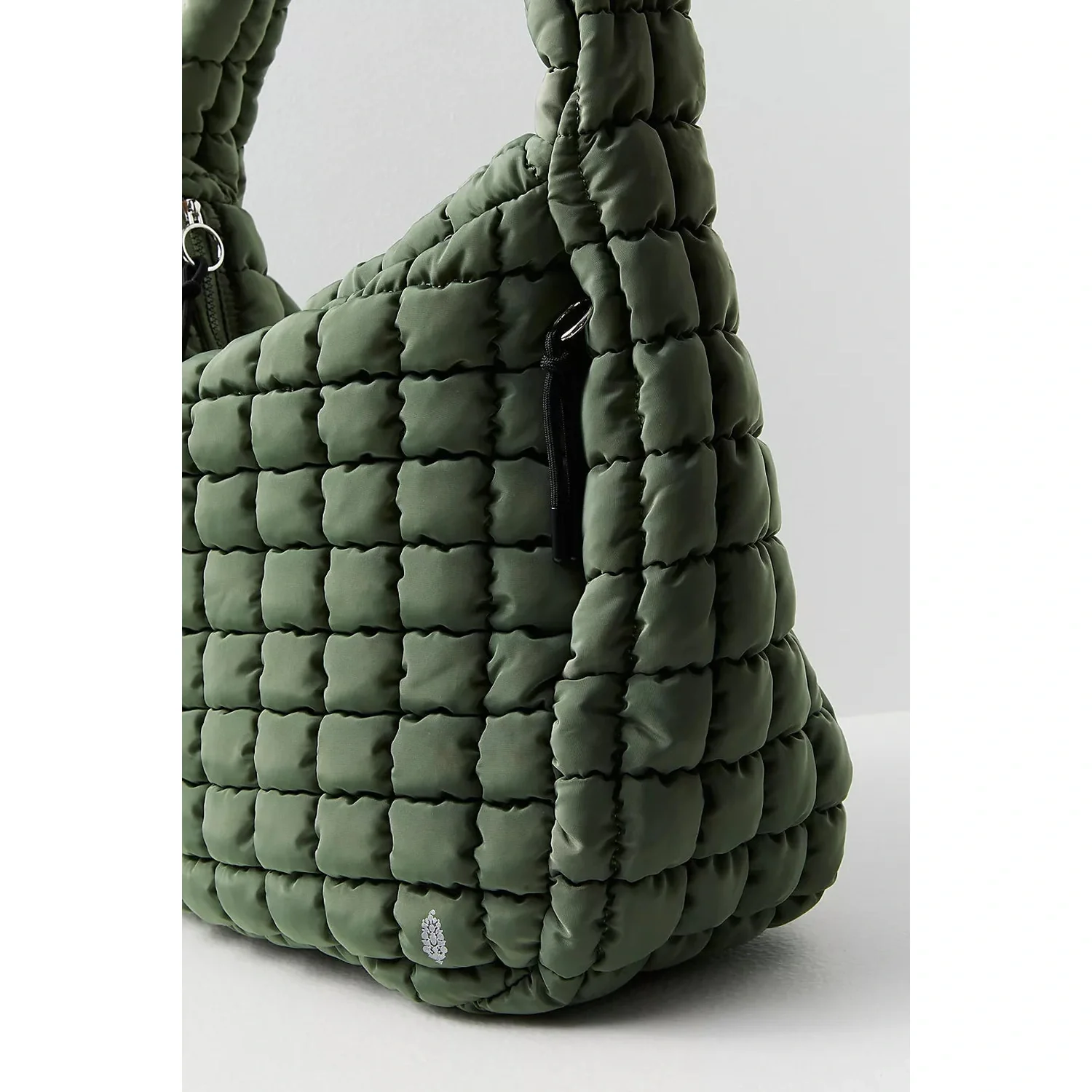 Women's Quilted Carryall Bag - Image 10