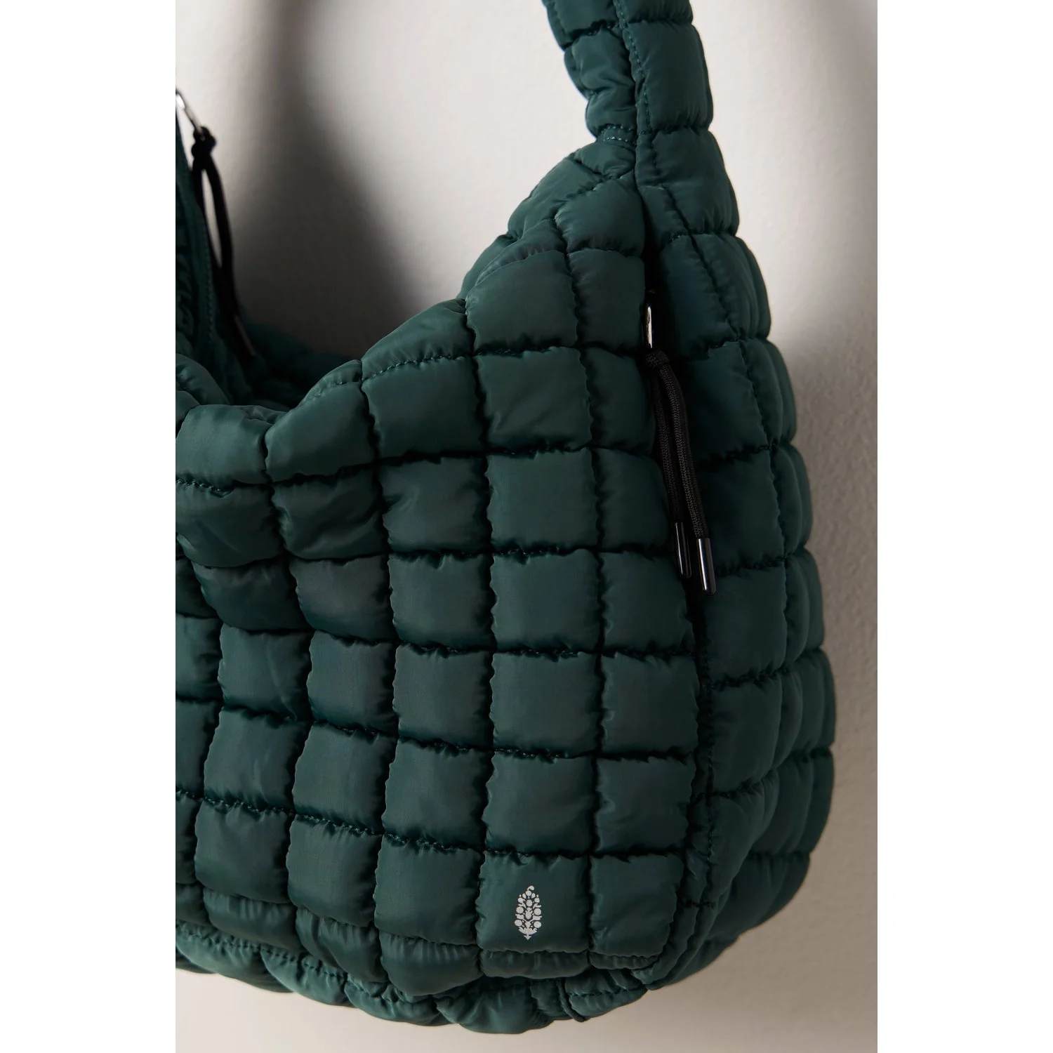 Women's Quilted Carryall Bag - Image 14