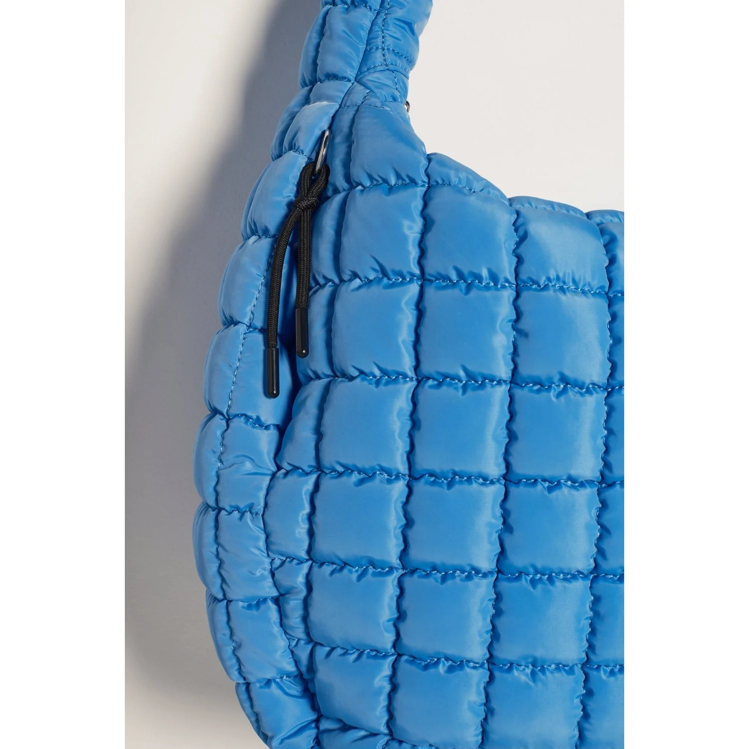 Women's Quilted Carryall Bag - Image 17
