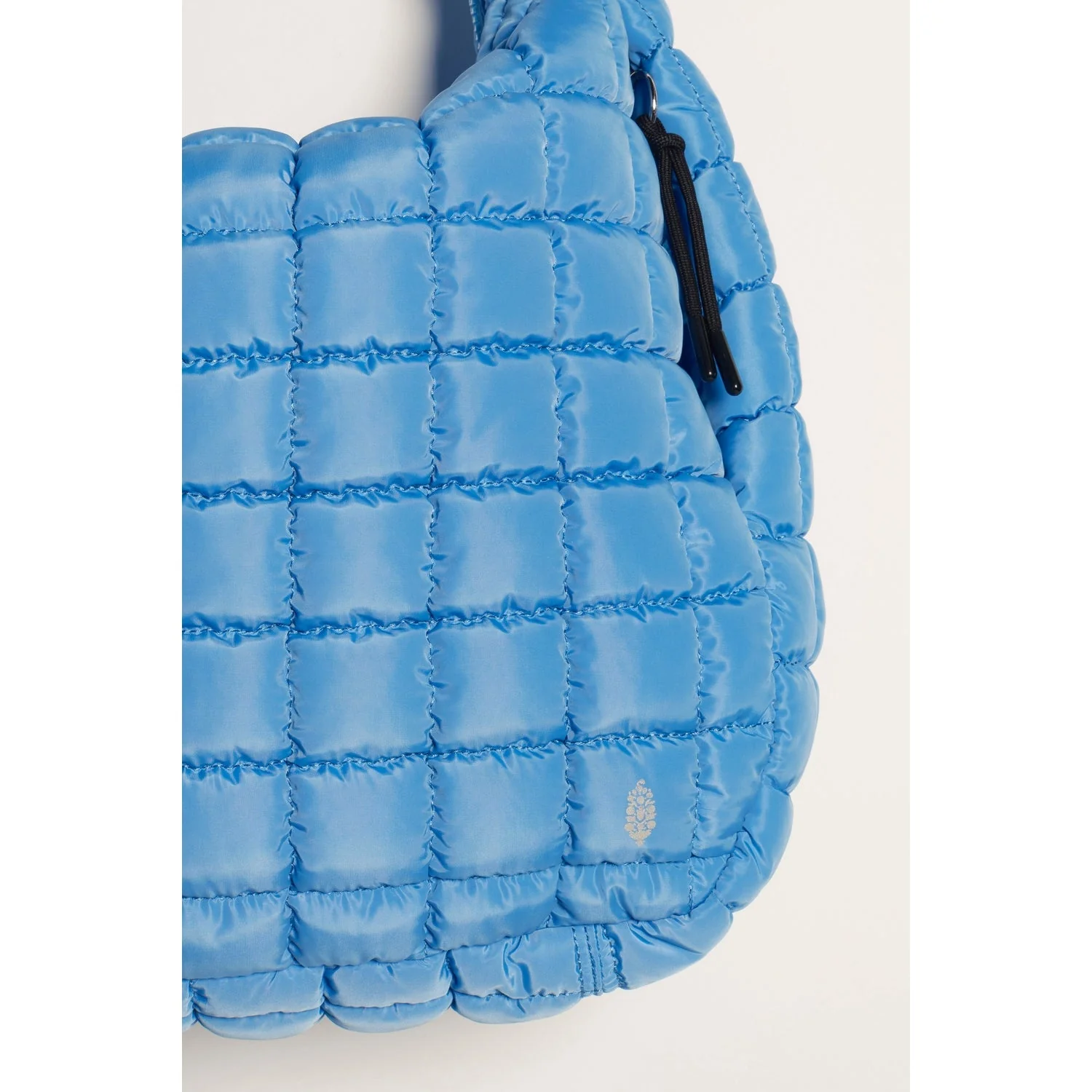 Women's Quilted Carryall Bag - Image 18