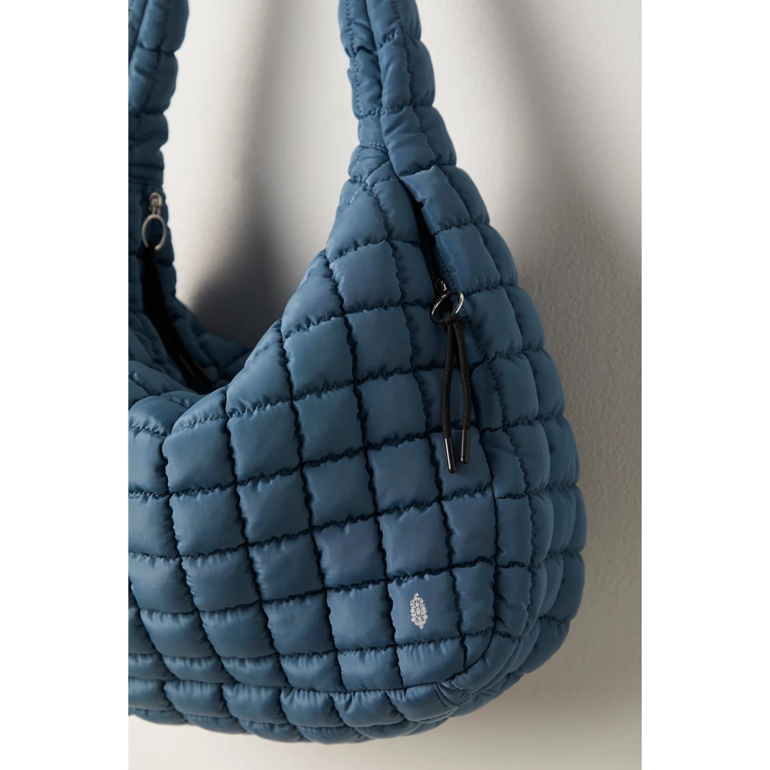 Women's Quilted Carryall Bag - Image 24