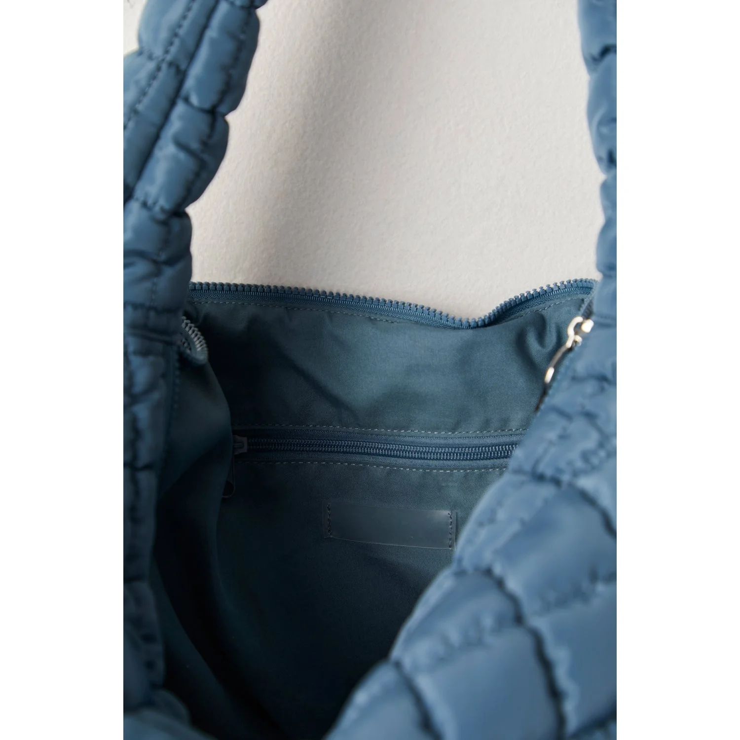 Women's Quilted Carryall Bag - Image 25