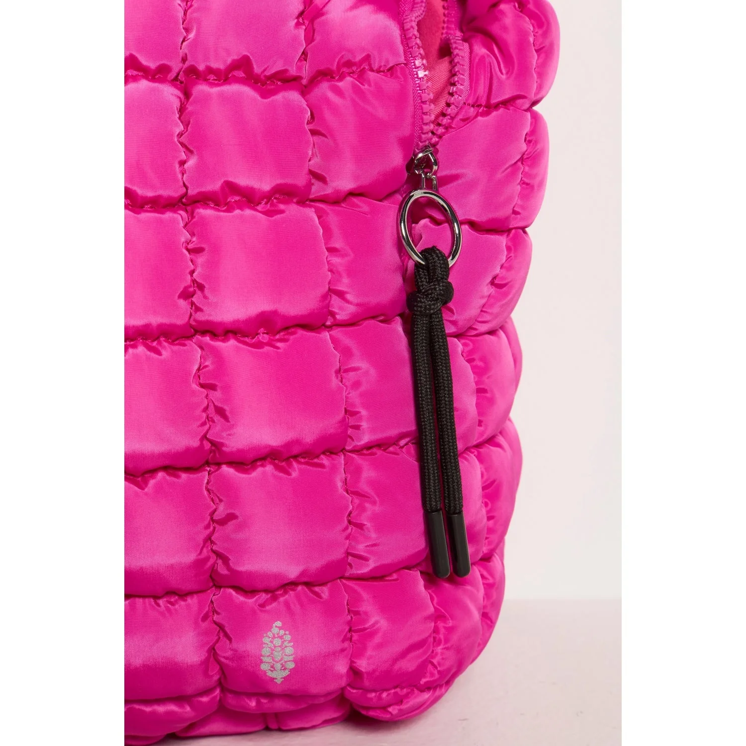 Women's Quilted Carryall Bag - Image 32