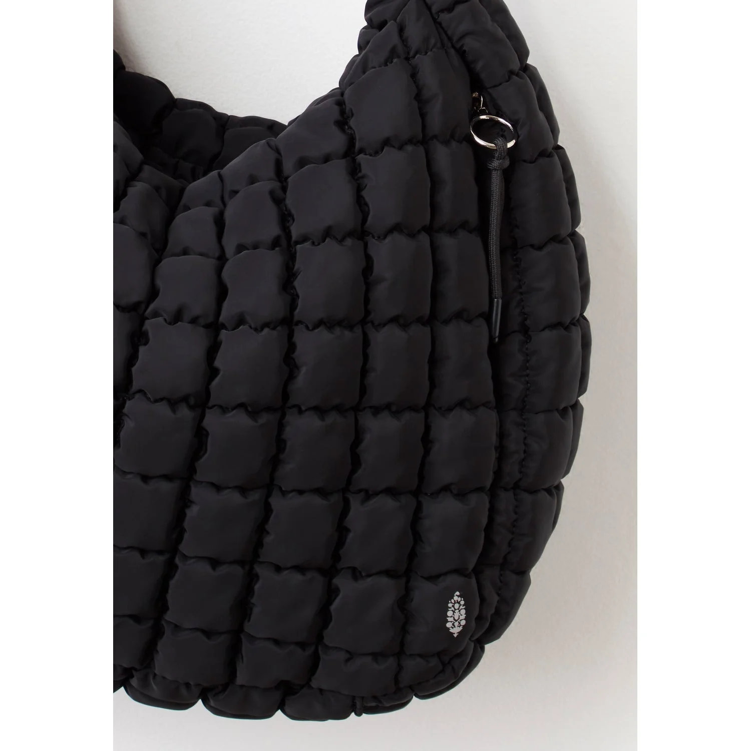 Women's Quilted Carryall Bag - Image 8